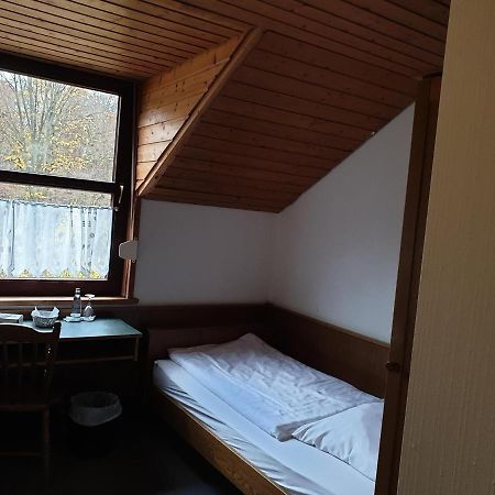 Autobahnraststatte Und Hotel Riedener Wald Ost Hausen  Exteriör bild